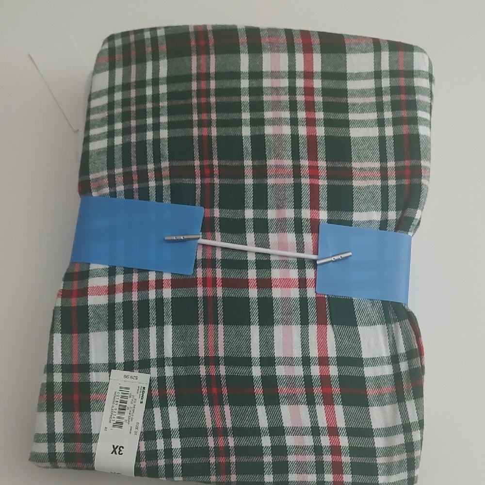 Croft & Barrow White and Plaid Pajama Set - Picture 2 of 3